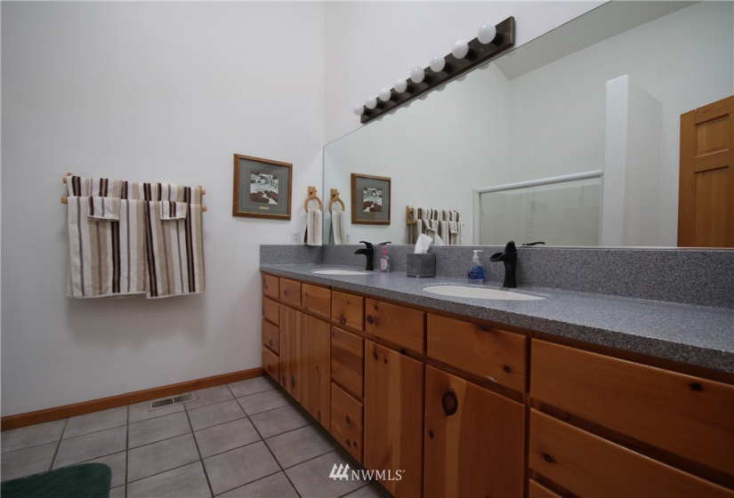 105 Chelan View, Manson, Washington 98831, 5 Bedrooms Bedrooms, ,2 BathroomsBathrooms,Residential,For Sale,Chelan View,NWM1865091