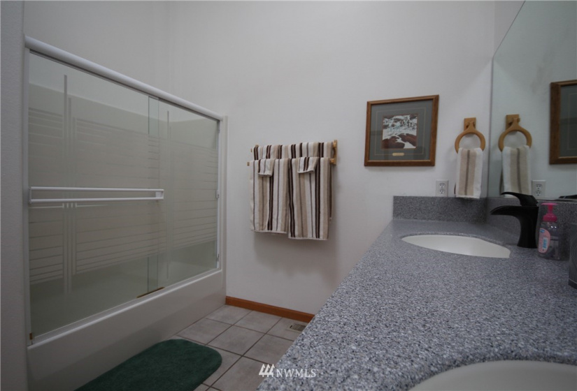 105 Chelan View, Manson, Washington 98831, 5 Bedrooms Bedrooms, ,2 BathroomsBathrooms,Residential,For Sale,Chelan View,NWM1865091