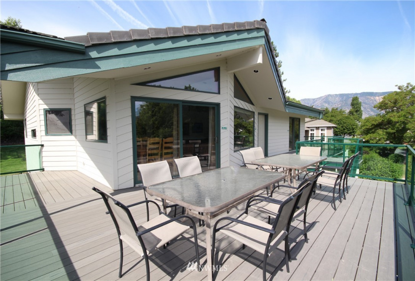 105 Chelan View, Manson, Washington 98831, 5 Bedrooms Bedrooms, ,2 BathroomsBathrooms,Residential,For Sale,Chelan View,NWM1865091