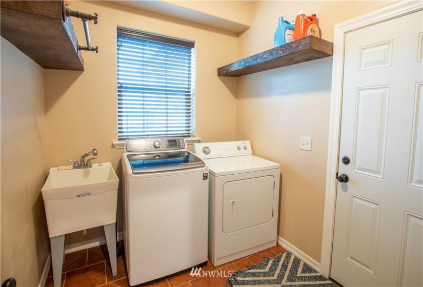 2532 Rd 11.7, Ephrata, Washington 98823, 3 Bedrooms Bedrooms, ,1 BathroomBathrooms,Residential,For Sale,11.7,NWM1865103