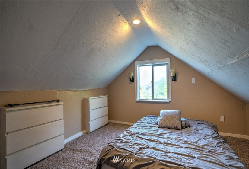 129 Sunnyside, Kelso, Washington 98626, 4 Bedrooms Bedrooms, ,2 BathroomsBathrooms,Residential,For Sale,Sunnyside,NWM1865284