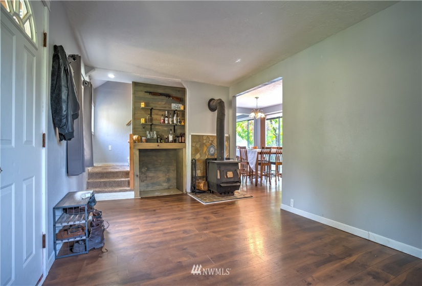129 Sunnyside, Kelso, Washington 98626, 4 Bedrooms Bedrooms, ,2 BathroomsBathrooms,Residential,For Sale,Sunnyside,NWM1865284