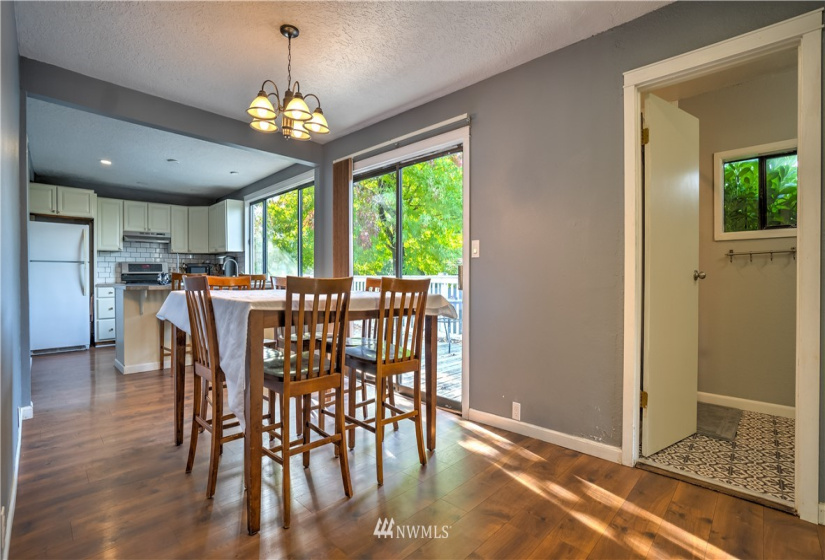 129 Sunnyside, Kelso, Washington 98626, 4 Bedrooms Bedrooms, ,2 BathroomsBathrooms,Residential,For Sale,Sunnyside,NWM1865284