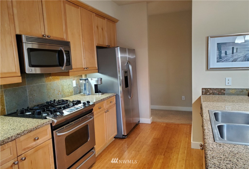 400 Washington, Bremerton, Washington 98337, 2 Bedrooms Bedrooms, ,2 BathroomsBathrooms,Residential,For Sale,The 400,Washington,NWM1865358