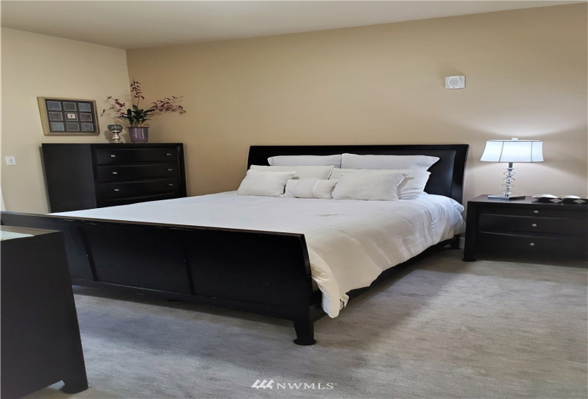 400 Washington, Bremerton, Washington 98337, 2 Bedrooms Bedrooms, ,2 BathroomsBathrooms,Residential,For Sale,The 400,Washington,NWM1865358