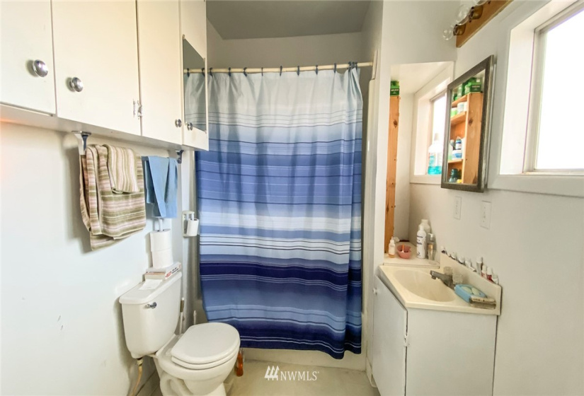 208 Sinclair, Davenport, Washington 99122, 2 Bedrooms Bedrooms, ,1 BathroomBathrooms,Residential,For Sale,Sinclair,NWM1865410