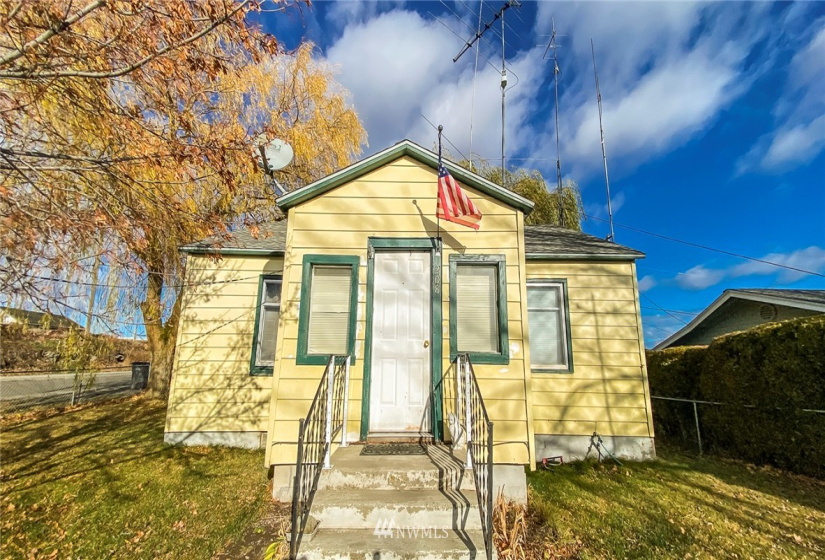 208 Sinclair, Davenport, Washington 99122, 2 Bedrooms Bedrooms, ,1 BathroomBathrooms,Residential,For Sale,Sinclair,NWM1865410