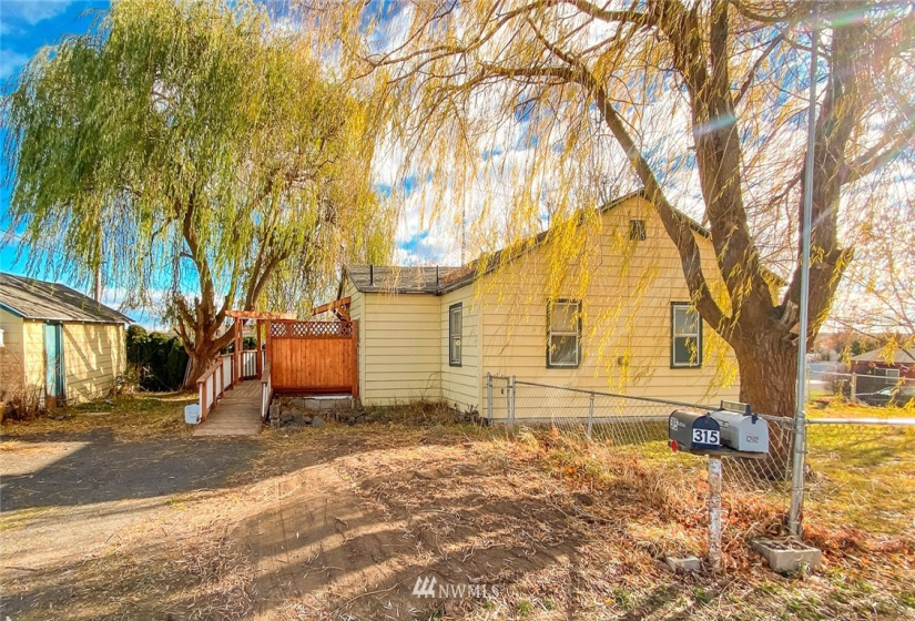 208 Sinclair, Davenport, Washington 99122, 2 Bedrooms Bedrooms, ,1 BathroomBathrooms,Residential,For Sale,Sinclair,NWM1865410