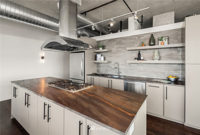 2720 3rd, Seattle, Washington 98121, 2 Bedrooms Bedrooms, ,2 BathroomsBathrooms,Residential,For Sale,Mosler Lofts,3rd,NWM1865084