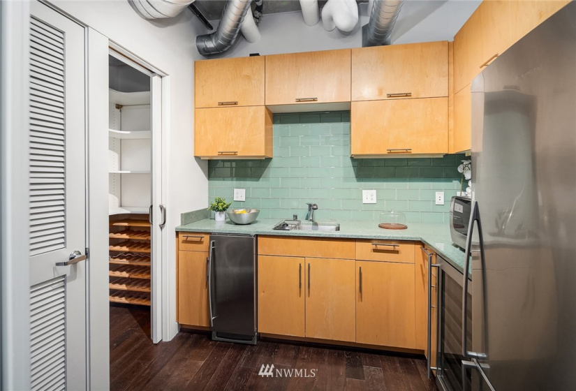2720 3rd, Seattle, Washington 98121, 2 Bedrooms Bedrooms, ,2 BathroomsBathrooms,Residential,For Sale,Mosler Lofts,3rd,NWM1865084