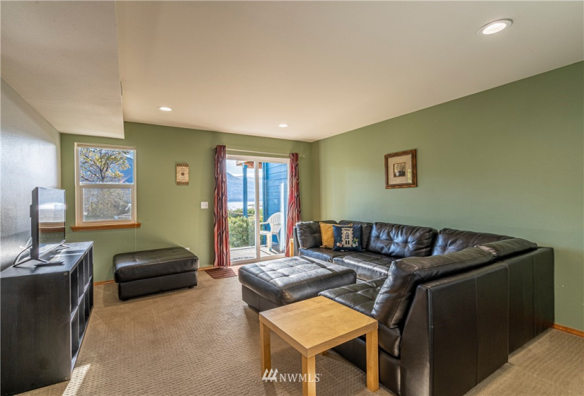 744 Wapato Way, Manson, Washington 98831, ,Residential Income,For Sale,Manson Bloc,Wapato Way,NWM1864822