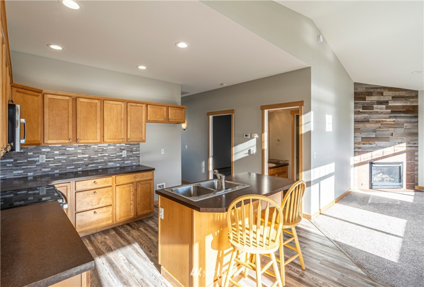 744 Wapato Way, Manson, Washington 98831, ,Residential Income,For Sale,Manson Bloc,Wapato Way,NWM1864822