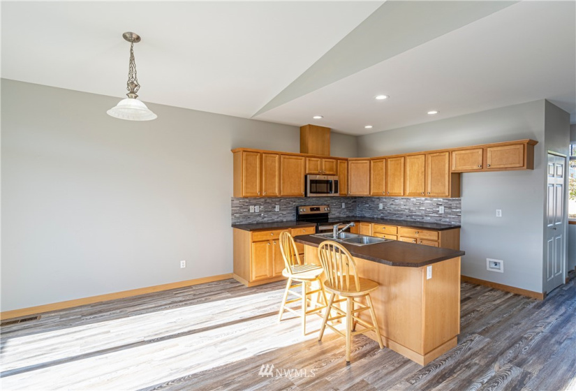 744 Wapato Way, Manson, Washington 98831, ,Residential Income,For Sale,Manson Bloc,Wapato Way,NWM1864822