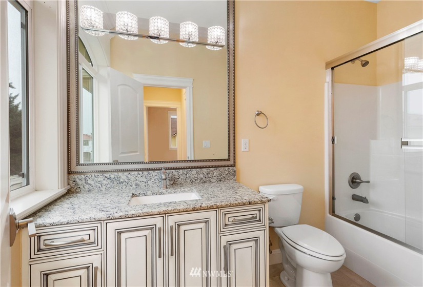 26922 117th, Kent, Washington 98030, 6 Bedrooms Bedrooms, ,5 BathroomsBathrooms,Residential,For Sale,Millenium Ridge,117th,NWM1865565