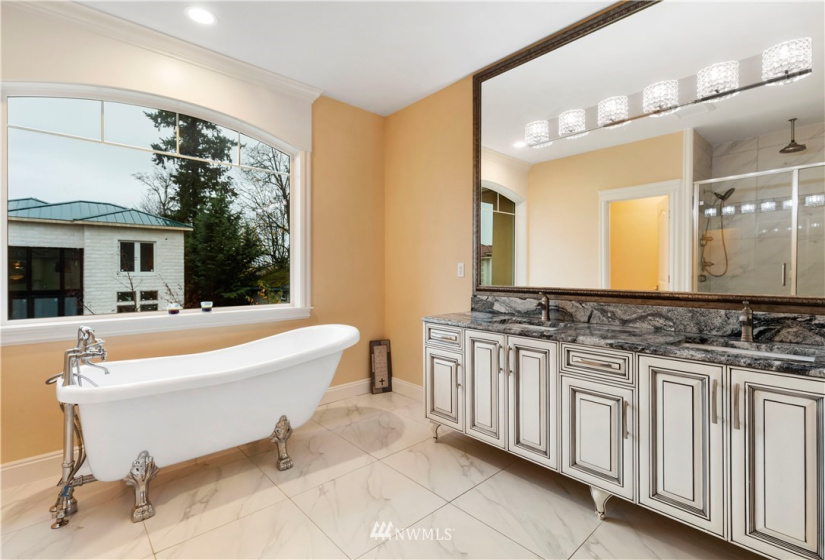 26922 117th, Kent, Washington 98030, 6 Bedrooms Bedrooms, ,5 BathroomsBathrooms,Residential,For Sale,Millenium Ridge,117th,NWM1865565