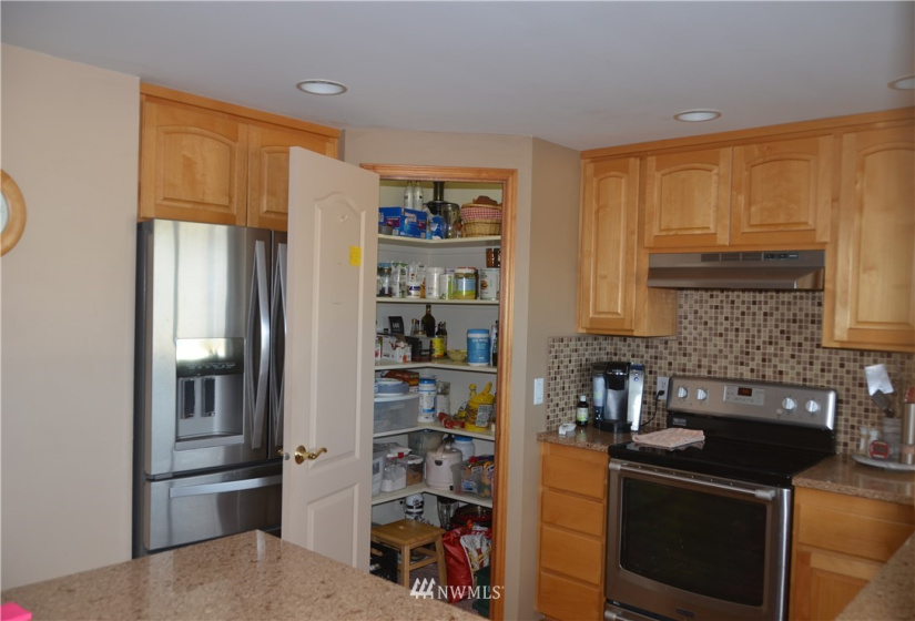 1815 4th Street, Port Angeles, Washington 98362, 3 Bedrooms Bedrooms, ,1 BathroomBathrooms,Residential,For Sale,4th Street,NWM1862598