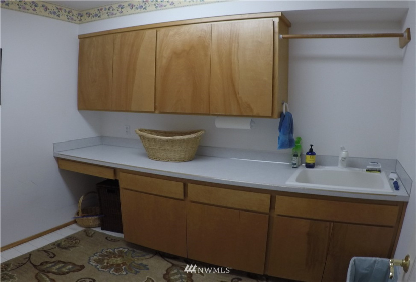 1815 4th Street, Port Angeles, Washington 98362, 3 Bedrooms Bedrooms, ,1 BathroomBathrooms,Residential,For Sale,4th Street,NWM1862598
