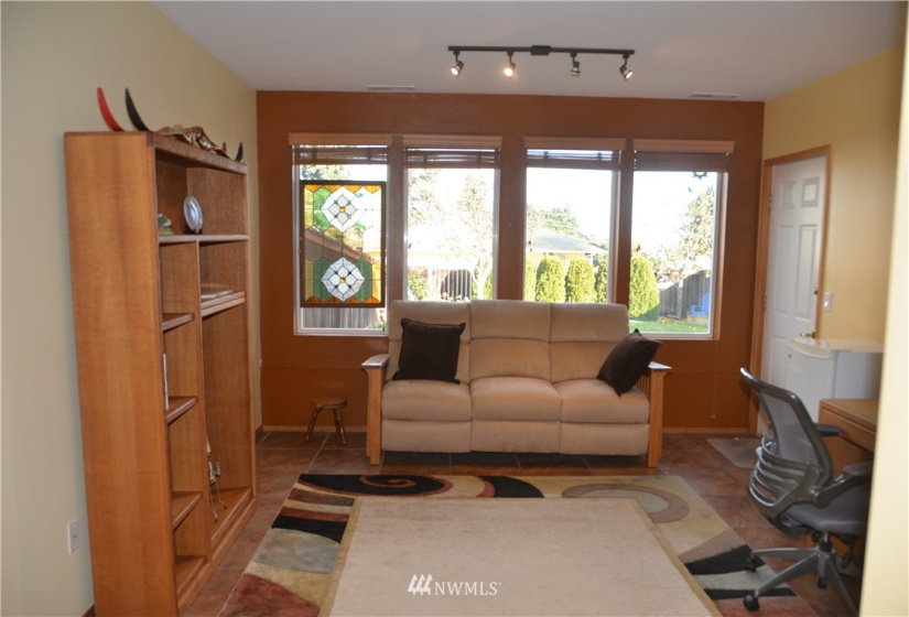 1815 4th Street, Port Angeles, Washington 98362, 3 Bedrooms Bedrooms, ,1 BathroomBathrooms,Residential,For Sale,4th Street,NWM1862598