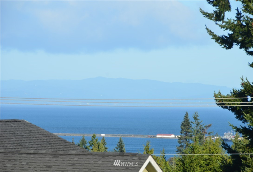 1815 4th Street, Port Angeles, Washington 98362, 3 Bedrooms Bedrooms, ,1 BathroomBathrooms,Residential,For Sale,4th Street,NWM1862598