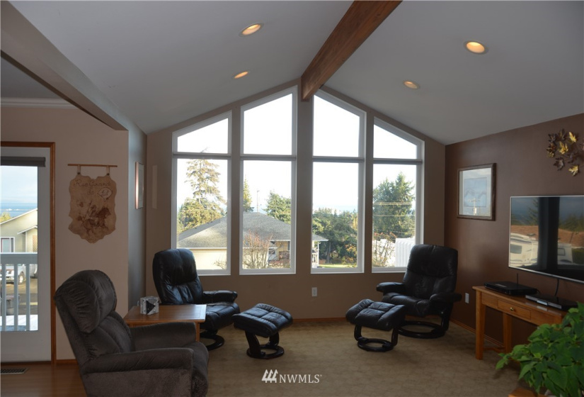 1815 4th Street, Port Angeles, Washington 98362, 3 Bedrooms Bedrooms, ,1 BathroomBathrooms,Residential,For Sale,4th Street,NWM1862598