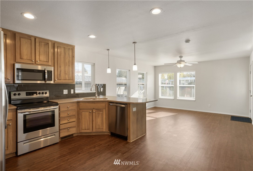 3254 182nd, SeaTac, Washington 98188, 1 Bedroom Bedrooms, ,Manufactured In Park,For Sale,182nd,NWM1863310