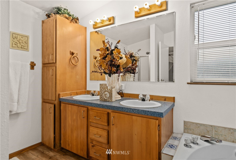 22111 108th Ave SE, Kent, Washington 98031, 3 Bedrooms Bedrooms, ,2 BathroomsBathrooms,Manufactured In Park,For Sale,108th Ave SE,NWM1864531