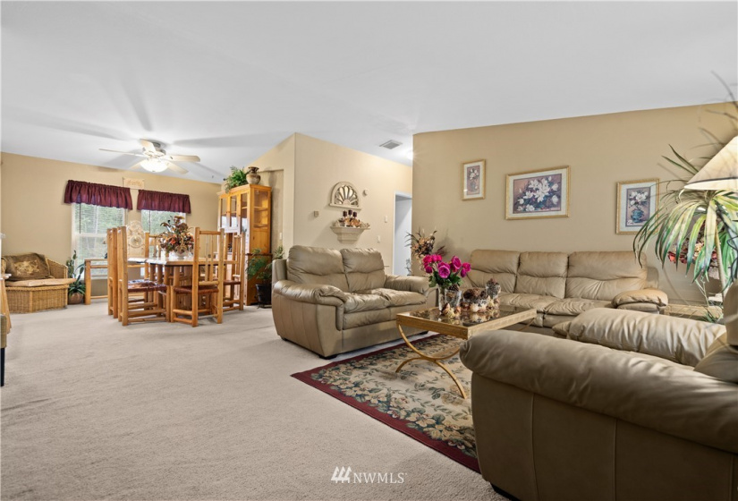 22111 108th Ave SE, Kent, Washington 98031, 3 Bedrooms Bedrooms, ,2 BathroomsBathrooms,Manufactured In Park,For Sale,108th Ave SE,NWM1864531