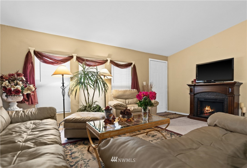 22111 108th Ave SE, Kent, Washington 98031, 3 Bedrooms Bedrooms, ,2 BathroomsBathrooms,Manufactured In Park,For Sale,108th Ave SE,NWM1864531