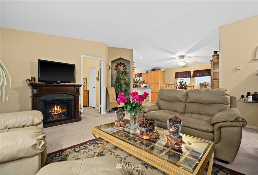 22111 108th Ave SE, Kent, Washington 98031, 3 Bedrooms Bedrooms, ,2 BathroomsBathrooms,Manufactured In Park,For Sale,108th Ave SE,NWM1864531