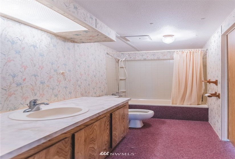 340 5th, Ephrata, Washington 98823, 3 Bedrooms Bedrooms, ,2 BathroomsBathrooms,Residential,For Sale,Jerdons 1st Add,5th,NWM1857590