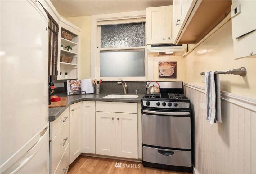 606 Thomas, Seattle, Washington 98102, 1 Bedroom Bedrooms, ,1 BathroomBathrooms,Residential,For Sale,San Remo,Thomas,NWM1863612