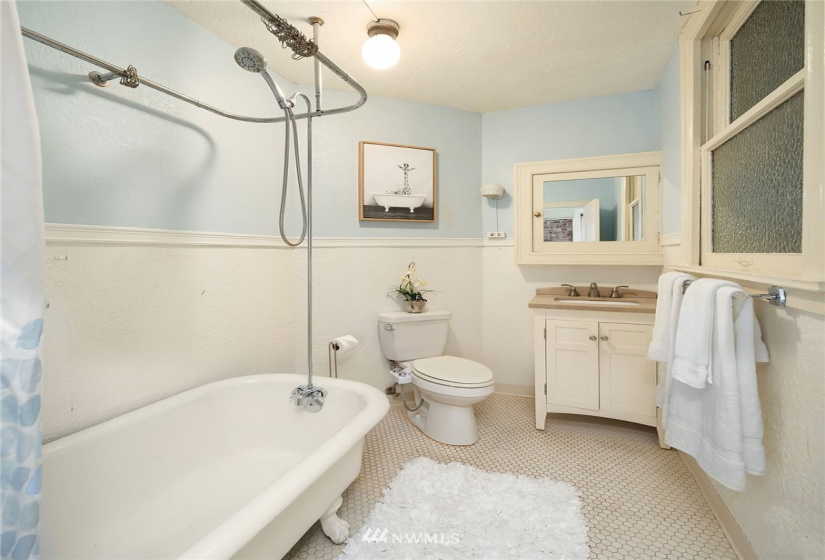 606 Thomas, Seattle, Washington 98102, 1 Bedroom Bedrooms, ,1 BathroomBathrooms,Residential,For Sale,San Remo,Thomas,NWM1863612