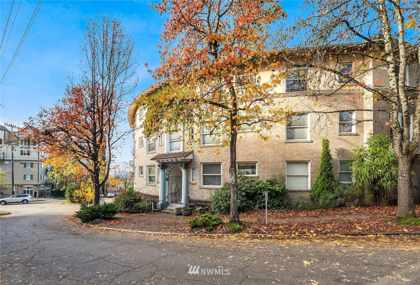 606 Thomas, Seattle, Washington 98102, 1 Bedroom Bedrooms, ,1 BathroomBathrooms,Residential,For Sale,San Remo,Thomas,NWM1863612