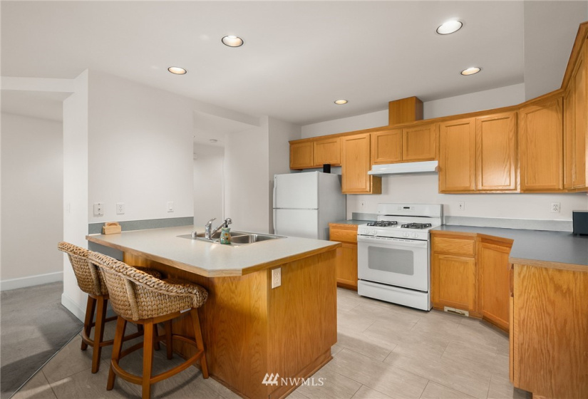 1125 28th, Tacoma, Washington 98403, 5 Bedrooms Bedrooms, ,4 BathroomsBathrooms,Residential,For Sale,28th,NWM1865704