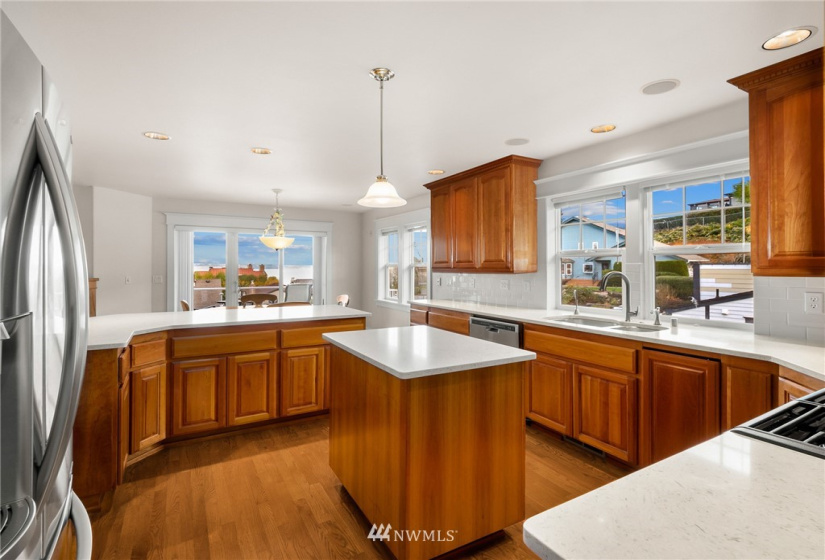 1125 28th, Tacoma, Washington 98403, 5 Bedrooms Bedrooms, ,4 BathroomsBathrooms,Residential,For Sale,28th,NWM1865704