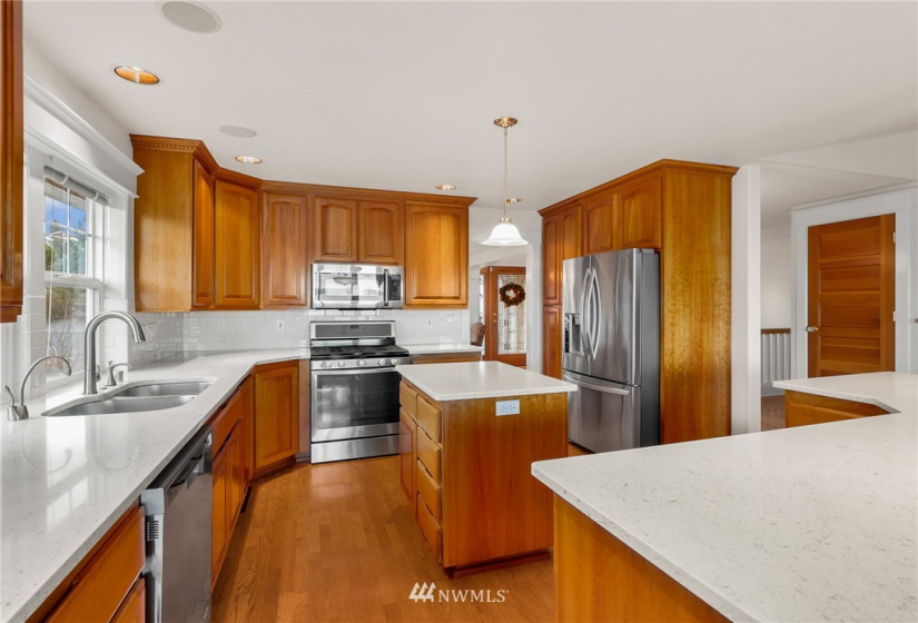 1125 28th, Tacoma, Washington 98403, 5 Bedrooms Bedrooms, ,4 BathroomsBathrooms,Residential,For Sale,28th,NWM1865704