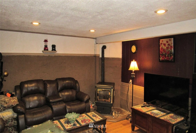 2147 Nichols, Longview, Washington 98632, 3 Bedrooms Bedrooms, ,1 BathroomBathrooms,Residential,For Sale,Nichols,NWM1866133