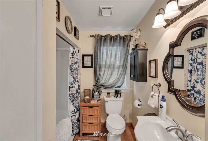 414 Chelan, Wenatchee, Washington 98801, 4 Bedrooms Bedrooms, ,1 BathroomBathrooms,Residential,For Sale,Replat First,Chelan,NWM1865868