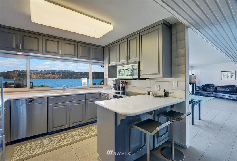 4456 Ferncroft, Mercer Island, Washington 98040, 3 Bedrooms Bedrooms, ,1 BathroomBathrooms,Residential Lease,For Rent,Ferncroft,NWM1865884