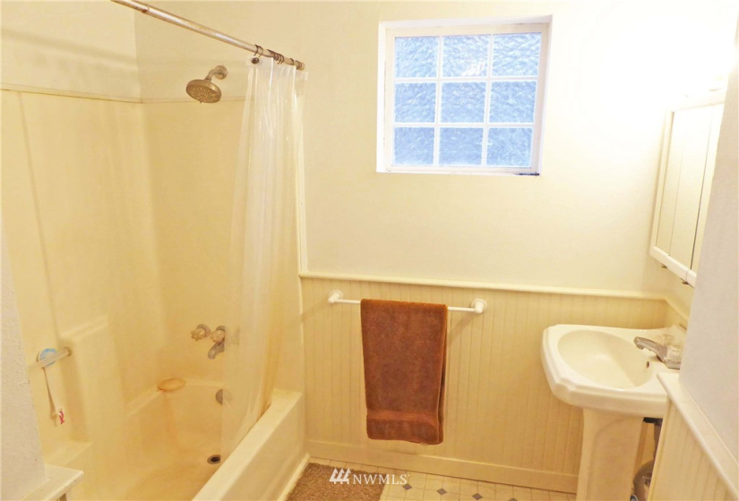133 Front, Elmer City, Washington 99124, 3 Bedrooms Bedrooms, ,2 BathroomsBathrooms,Residential,For Sale,Coulee Dam Irrigated Tracts,Front,NWM1864225