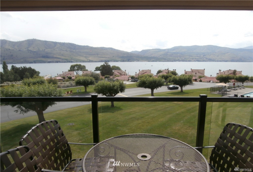 100 Lake Chelan Shores, Chelan, Washington 98816, 2 Bedrooms Bedrooms, ,2 BathroomsBathrooms,Residential,For Sale,Lake Chelan Shores,Lake Chelan Shores,NWM1865148