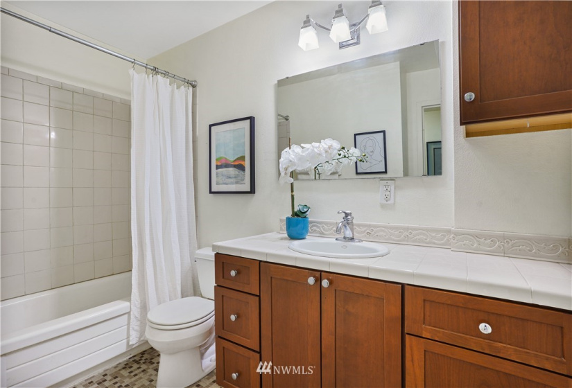 308 Republican, Seattle, Washington 98102, 1 Bedroom Bedrooms, ,1 BathroomBathrooms,Residential,For Sale,Melrose Terrace,Republican,NWM1865228