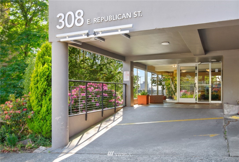 308 Republican, Seattle, Washington 98102, 1 Bedroom Bedrooms, ,1 BathroomBathrooms,Residential,For Sale,Melrose Terrace,Republican,NWM1865228