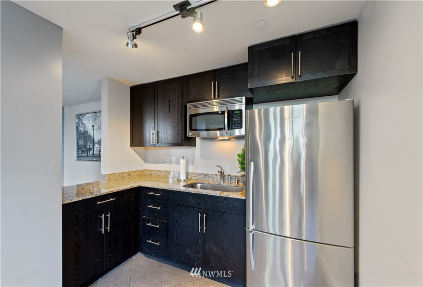 699 John, Seattle, Washington 98109, 1 Bedroom Bedrooms, ,1 BathroomBathrooms,Residential,For Sale,Marselle,John,NWM1866064
