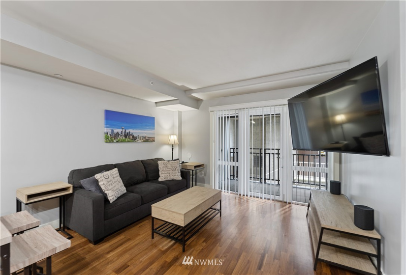 699 John, Seattle, Washington 98109, 1 Bedroom Bedrooms, ,1 BathroomBathrooms,Residential,For Sale,Marselle,John,NWM1866064