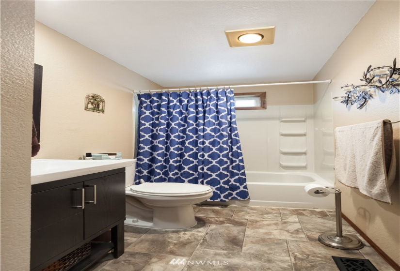 18306 26th, Lake Tapps, Washington 98391, 3 Bedrooms Bedrooms, ,3 BathroomsBathrooms,Residential,For Sale,Driftwood Point,26th,NWM1866563
