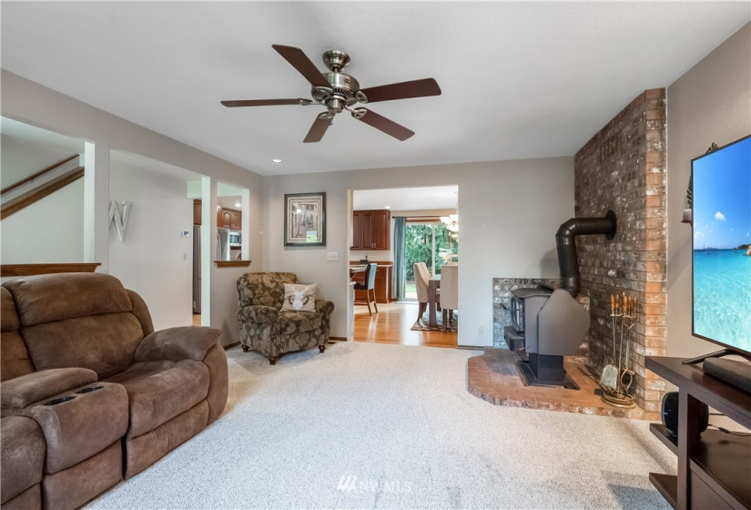 18306 26th, Lake Tapps, Washington 98391, 3 Bedrooms Bedrooms, ,3 BathroomsBathrooms,Residential,For Sale,Driftwood Point,26th,NWM1866563