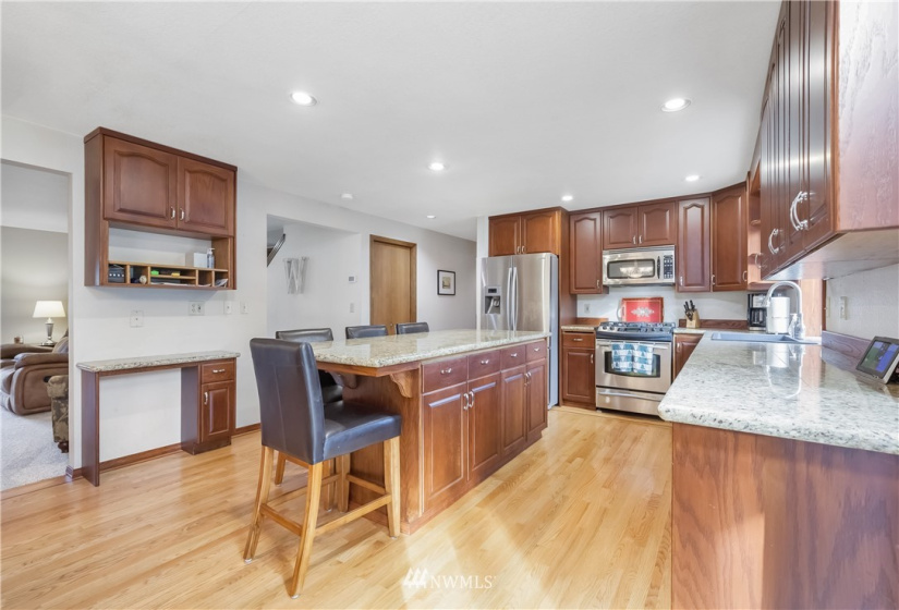 18306 26th, Lake Tapps, Washington 98391, 3 Bedrooms Bedrooms, ,3 BathroomsBathrooms,Residential,For Sale,Driftwood Point,26th,NWM1866563