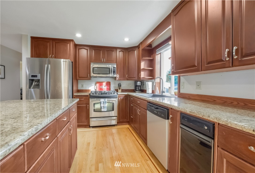 18306 26th, Lake Tapps, Washington 98391, 3 Bedrooms Bedrooms, ,3 BathroomsBathrooms,Residential,For Sale,Driftwood Point,26th,NWM1866563
