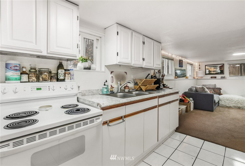 12732 27th, Seattle, Washington 98125, ,Residential Income,For Sale,Kenwood Div 02,27th,NWM1866419